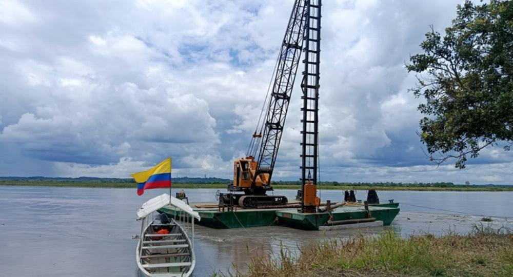 Inició la instalación de paneles de concreto para estabilizar la vía a Puerto Gaitán en el sector del río Metica