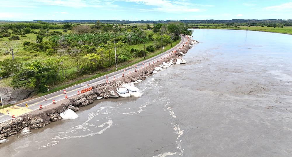 Concesión Vial de los Llanos habilita a dos carriles la vía Puerto López – Puerto Gaitán, tras finalizar obras de recuperación y protección en el sector del río Metica